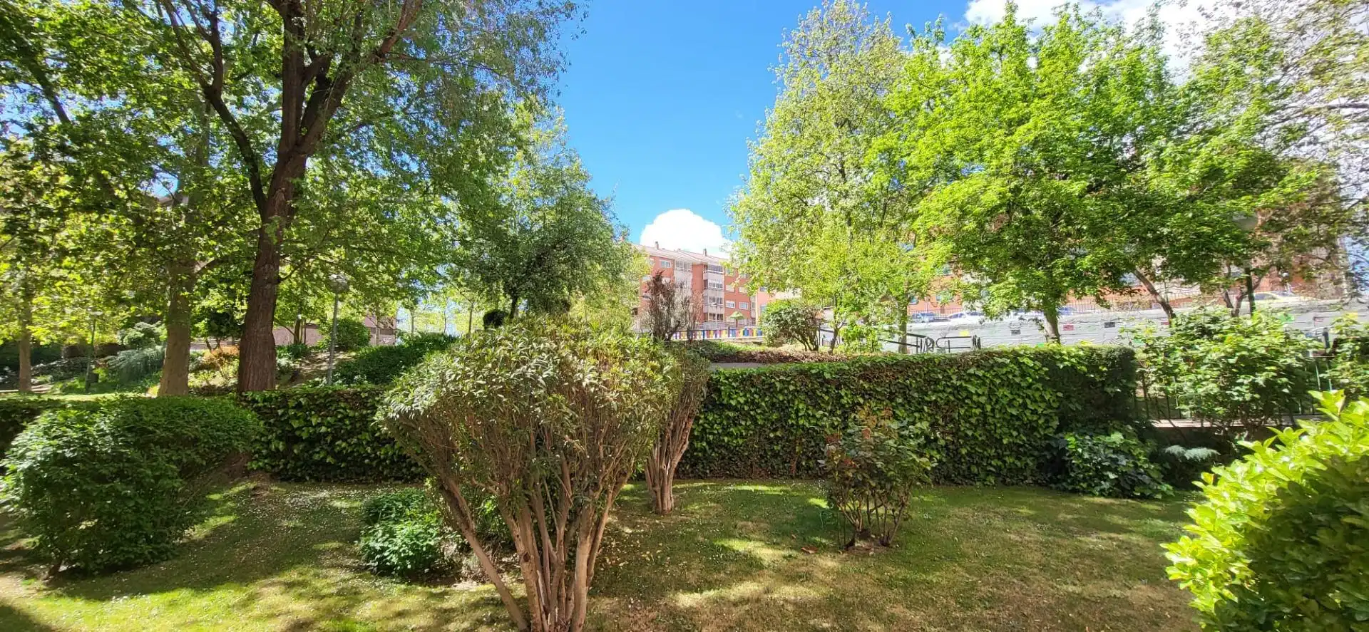 Jardín de Piso en venta en Alcobendas con Aire acondicionado, Calefacción y Jardín privado