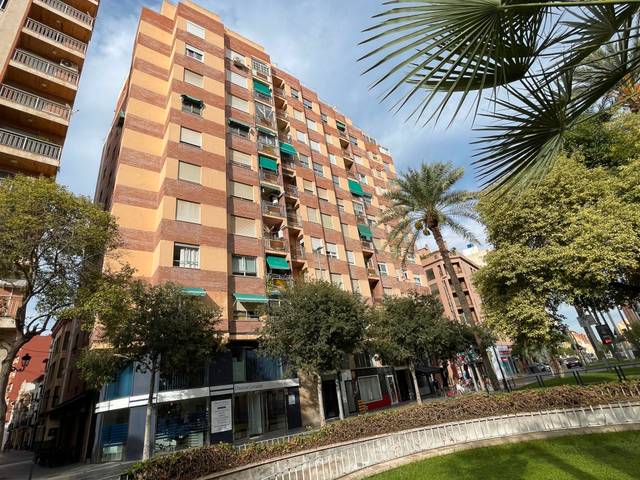Piso en Venta en Plaça Cardona Vives en Casco Histórico