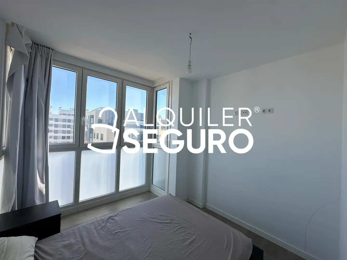 Bedroom of Flat for rent in Madrid  with Air Conditioner, Heating and Storage room