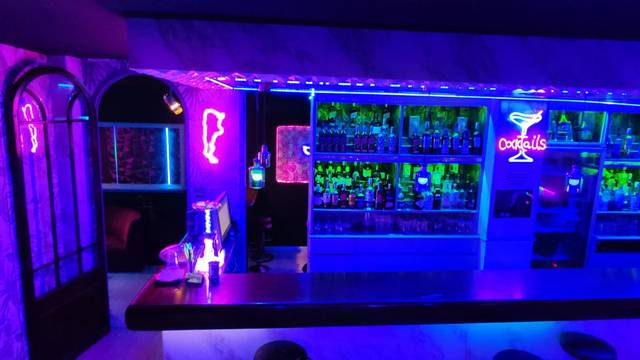 Local comercial en Alquiler en La Maternitat i Sant Ramon