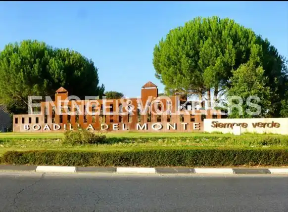 Vista exterior de Casa adosada de alquiler en Boadilla del Monte con Aire acondicionado, Calefacción y Jardín privado