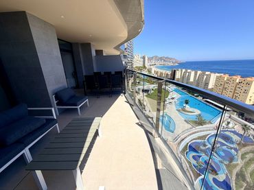 Mini appartamento con piscina in affitto a Playa de Poniente