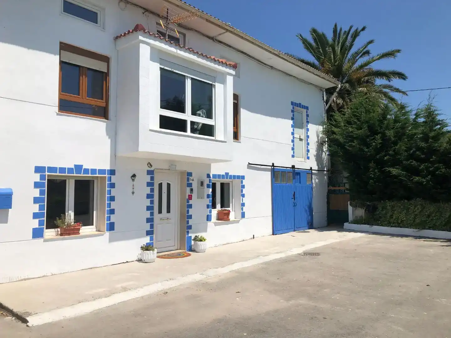 Außenansicht von Einfamilien-Reihenhaus zur Miete in Santa Cruz de Bezana
