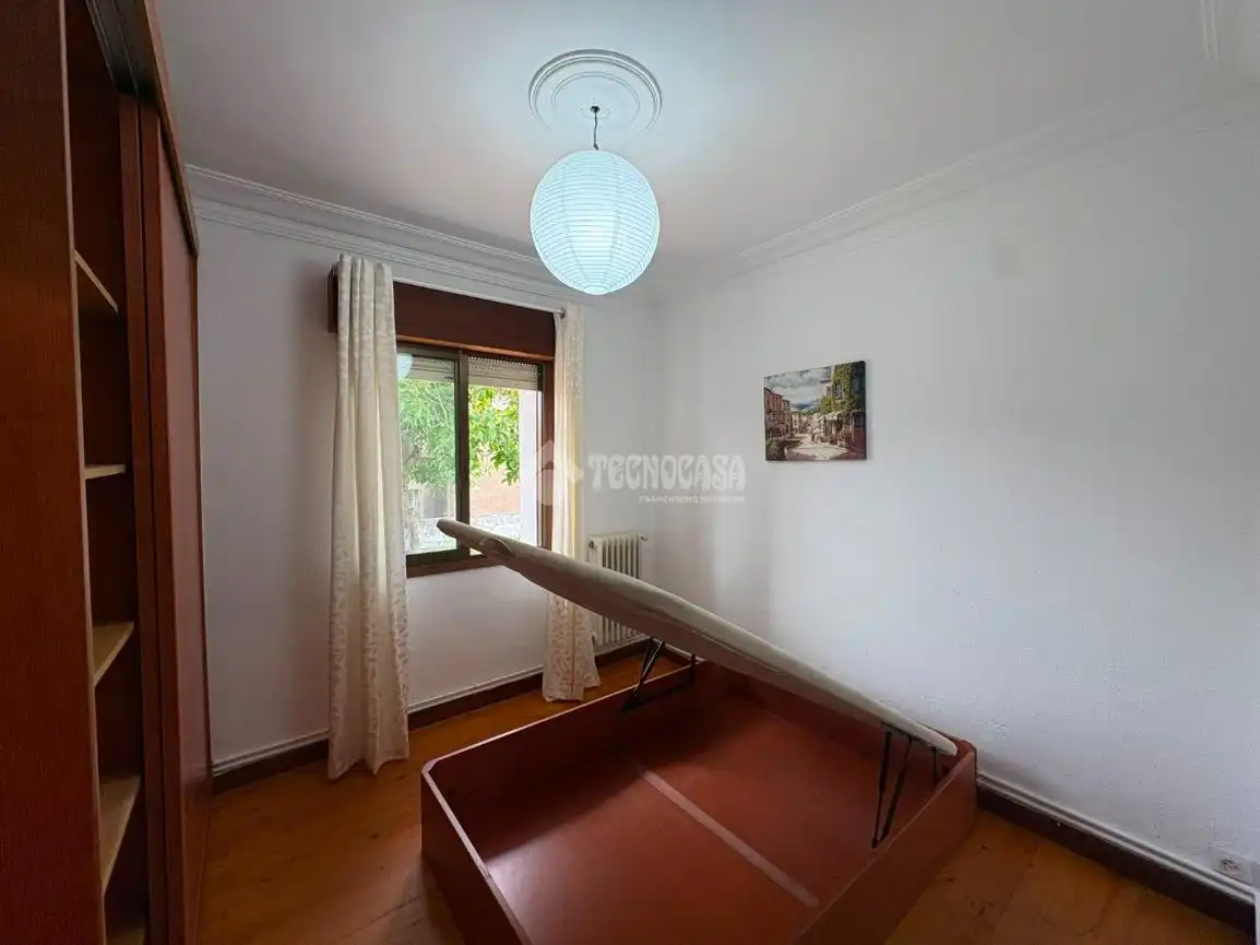 Casa con jardín en venta en C. León Felipe, imagen 11