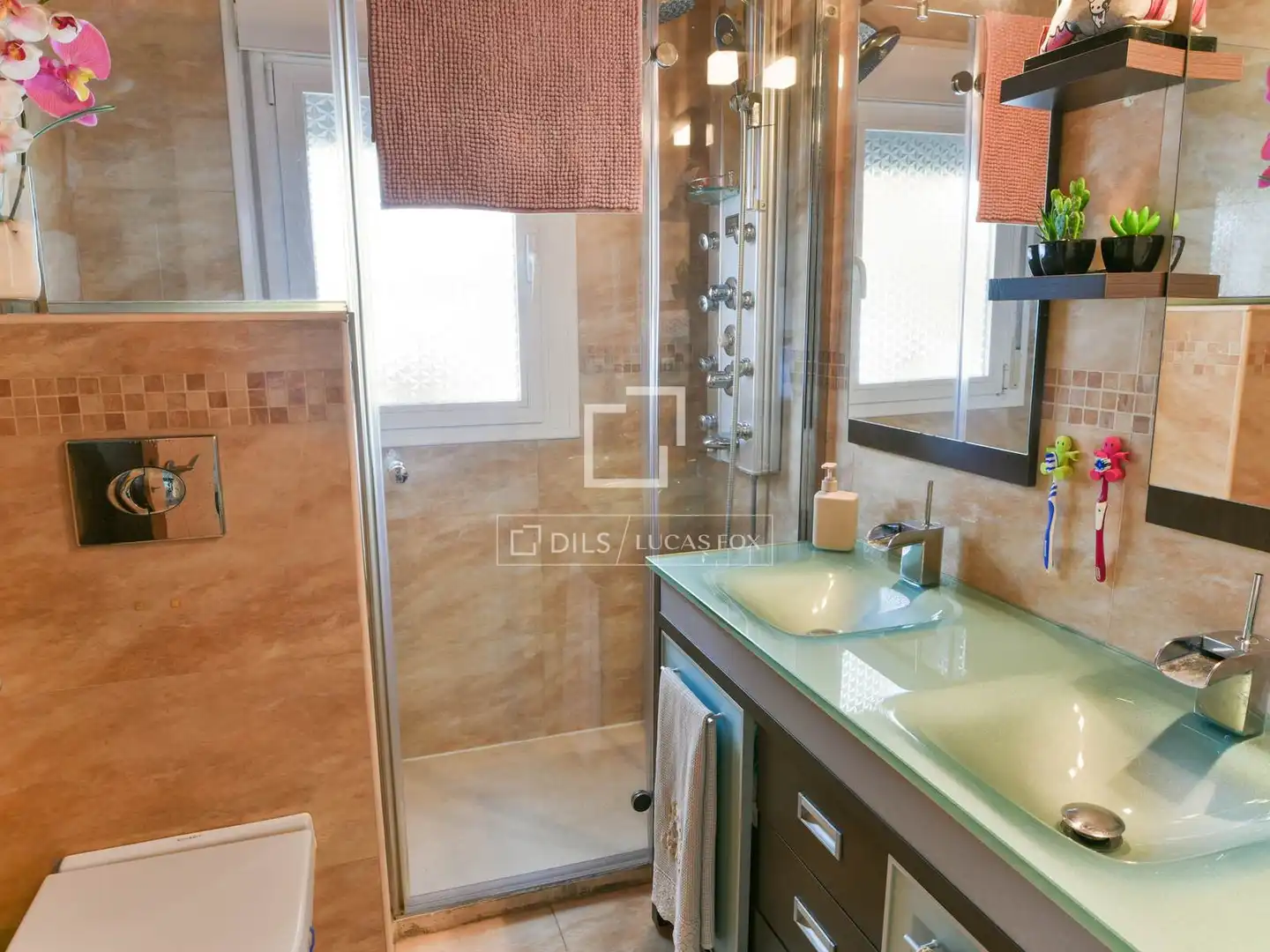 Bathroom of Flat for sale in Torrox  with Air Conditioner and Terrace