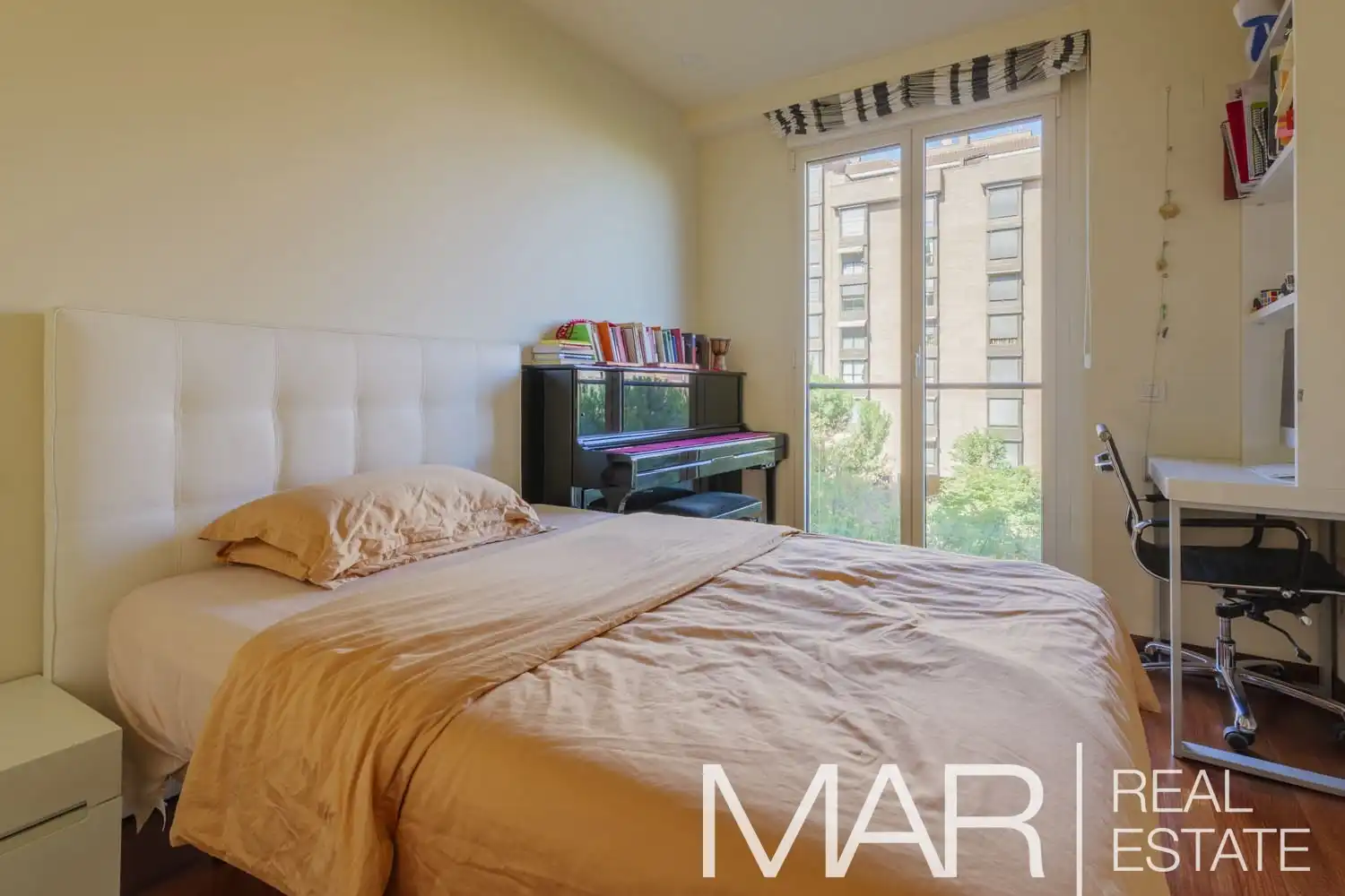 Flat for sale in Calle Nogales, Acacias