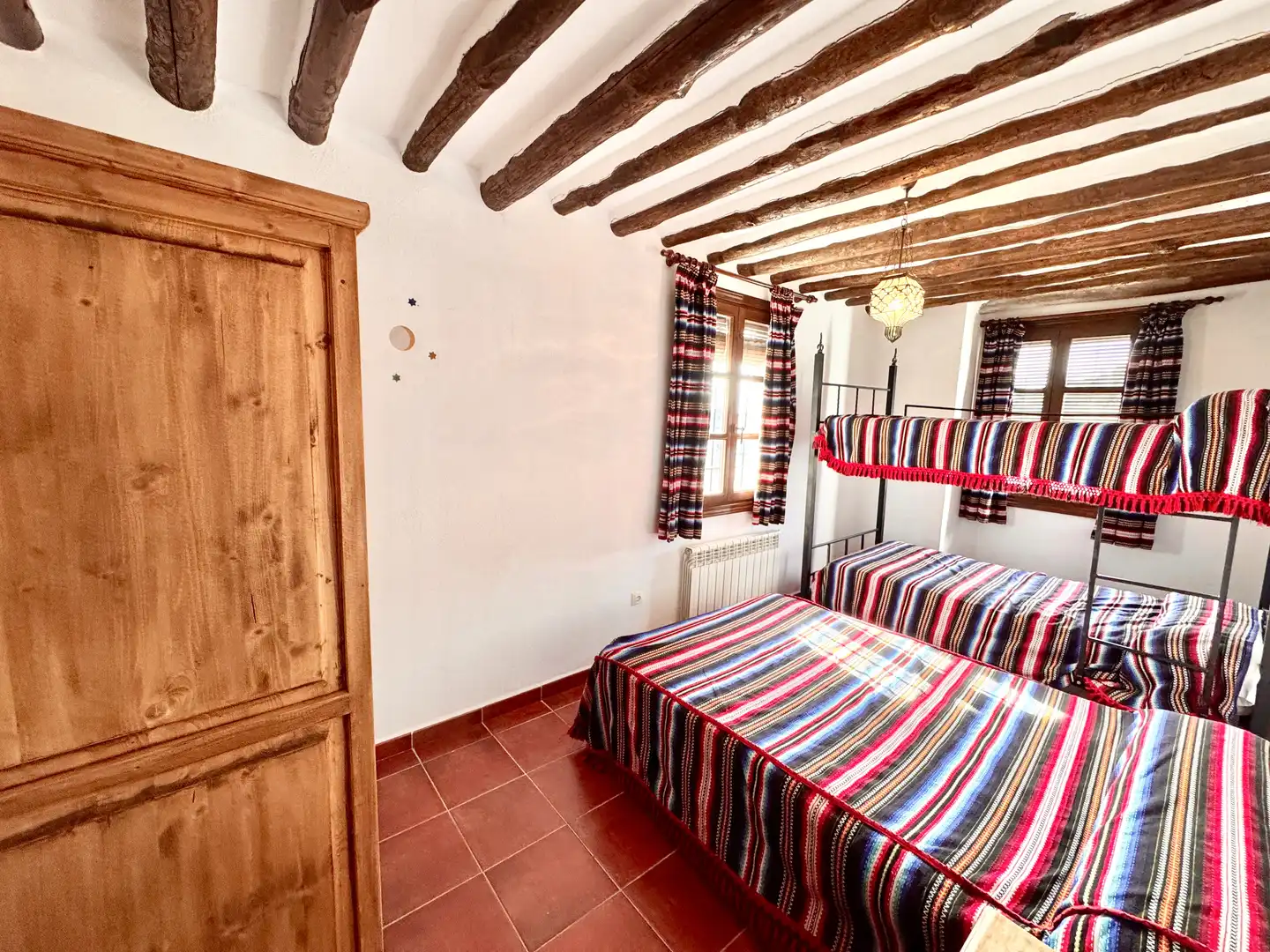 Bedroom of Buildings for sale in Juviles  with Alarm