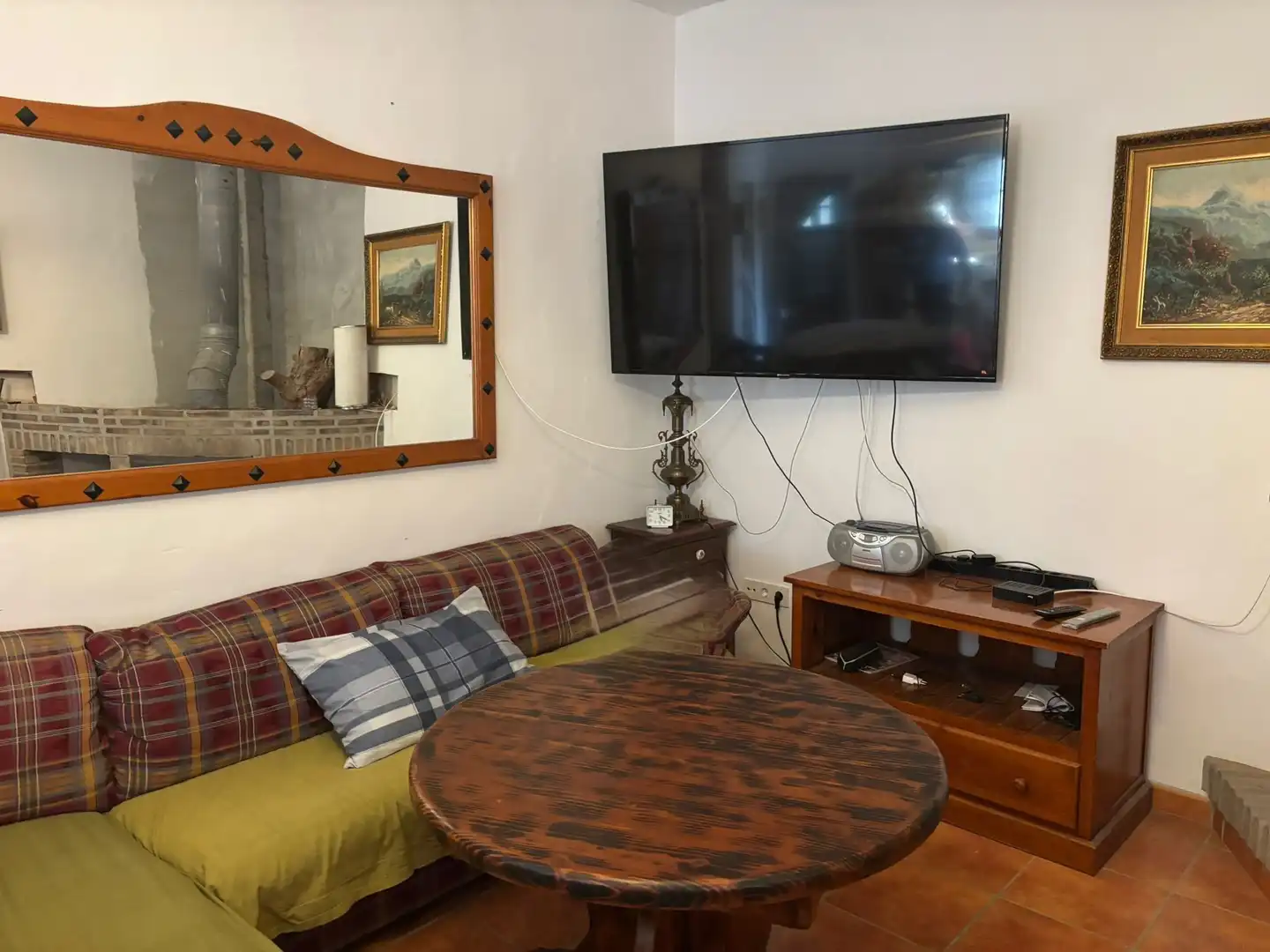 Sala d'estar de Finca rústica en venda en Sedella amb Jardí privat, Terrassa i Traster