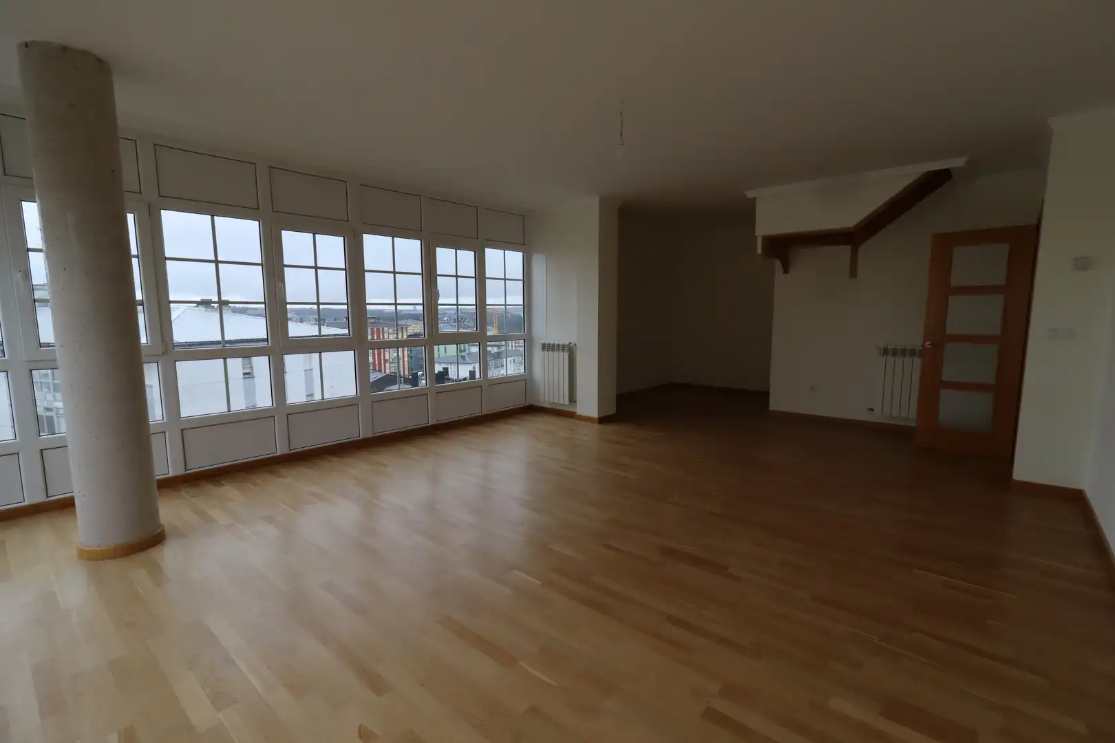 Sala d'estar de Dúplex en venda en Lugo amb Calefacció, Parquet i Terrassa