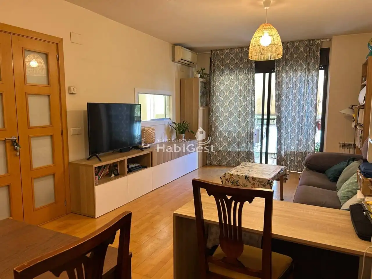 Sala de estar de Piso en venta en Girona con Aire acondicionado, Calefacción y Parquet