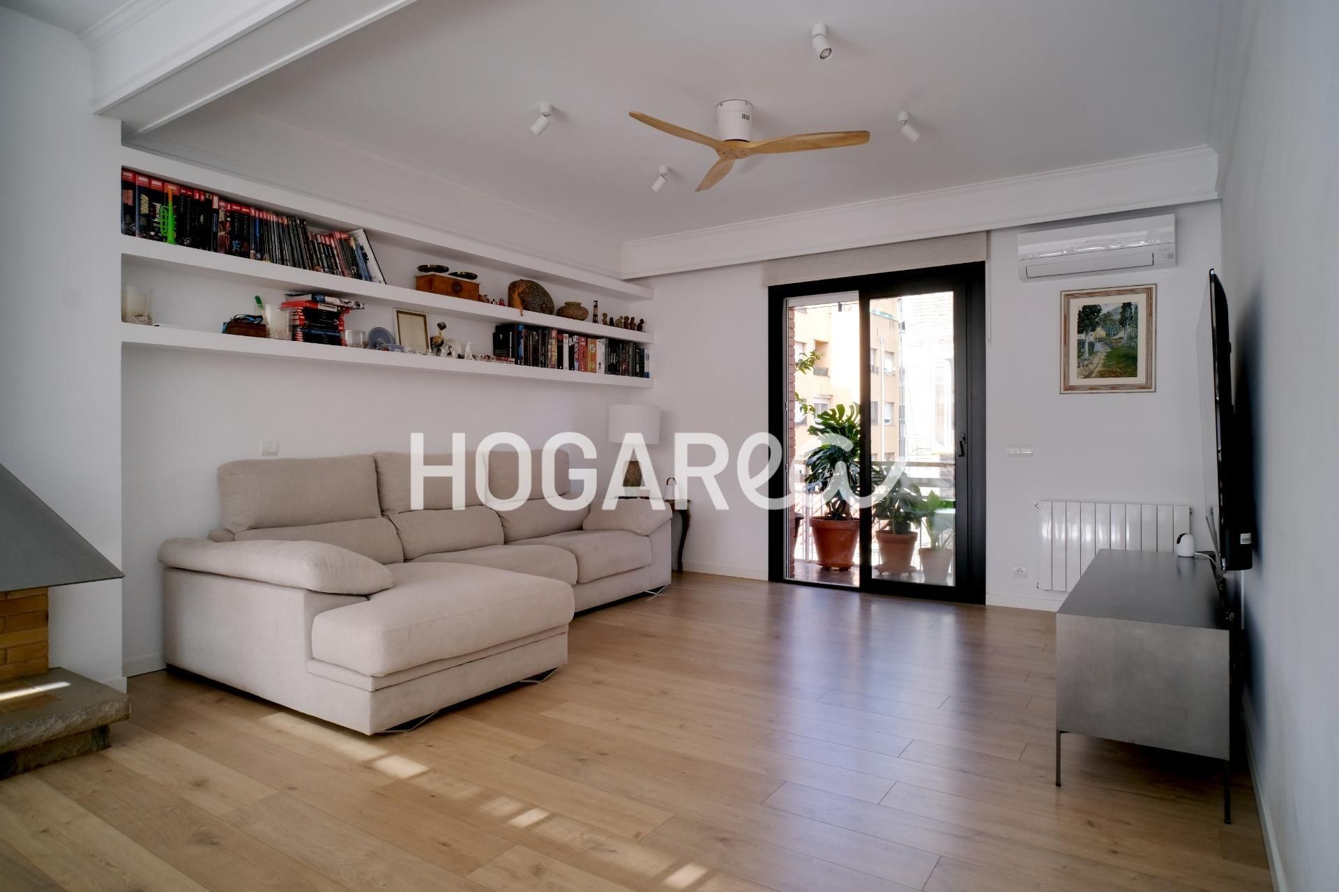 Living room of Flat for sale in Badalona  with Air Conditioner, Heating and Parquet flooring