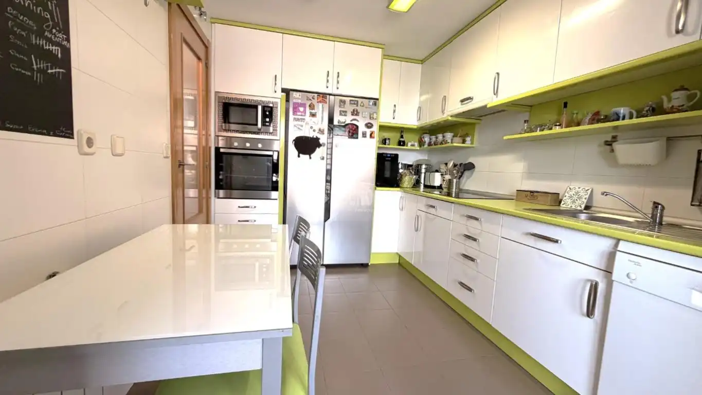 Cocina de Piso en venta en Alcalá de Henares con Calefacción