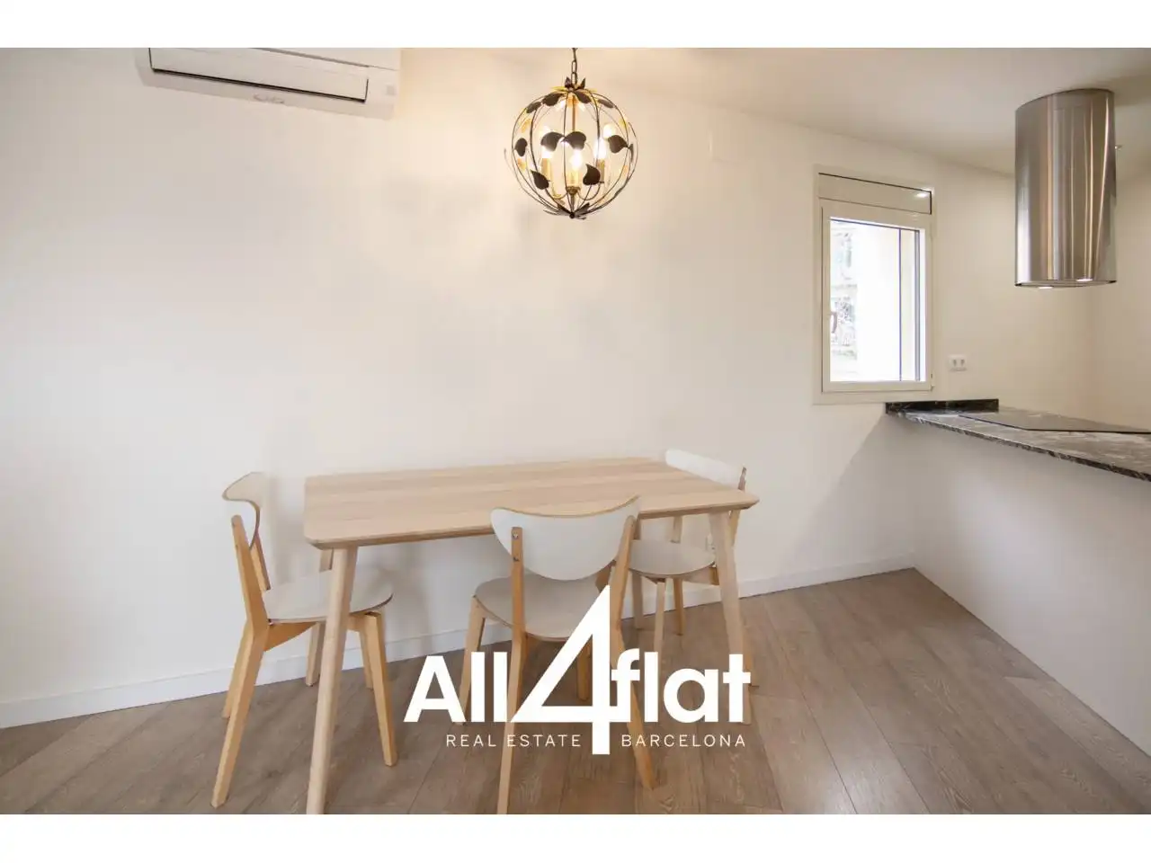 Dining room of Flat for sale in Barcelona  with Air Conditioner, Parquet flooring and Terrace