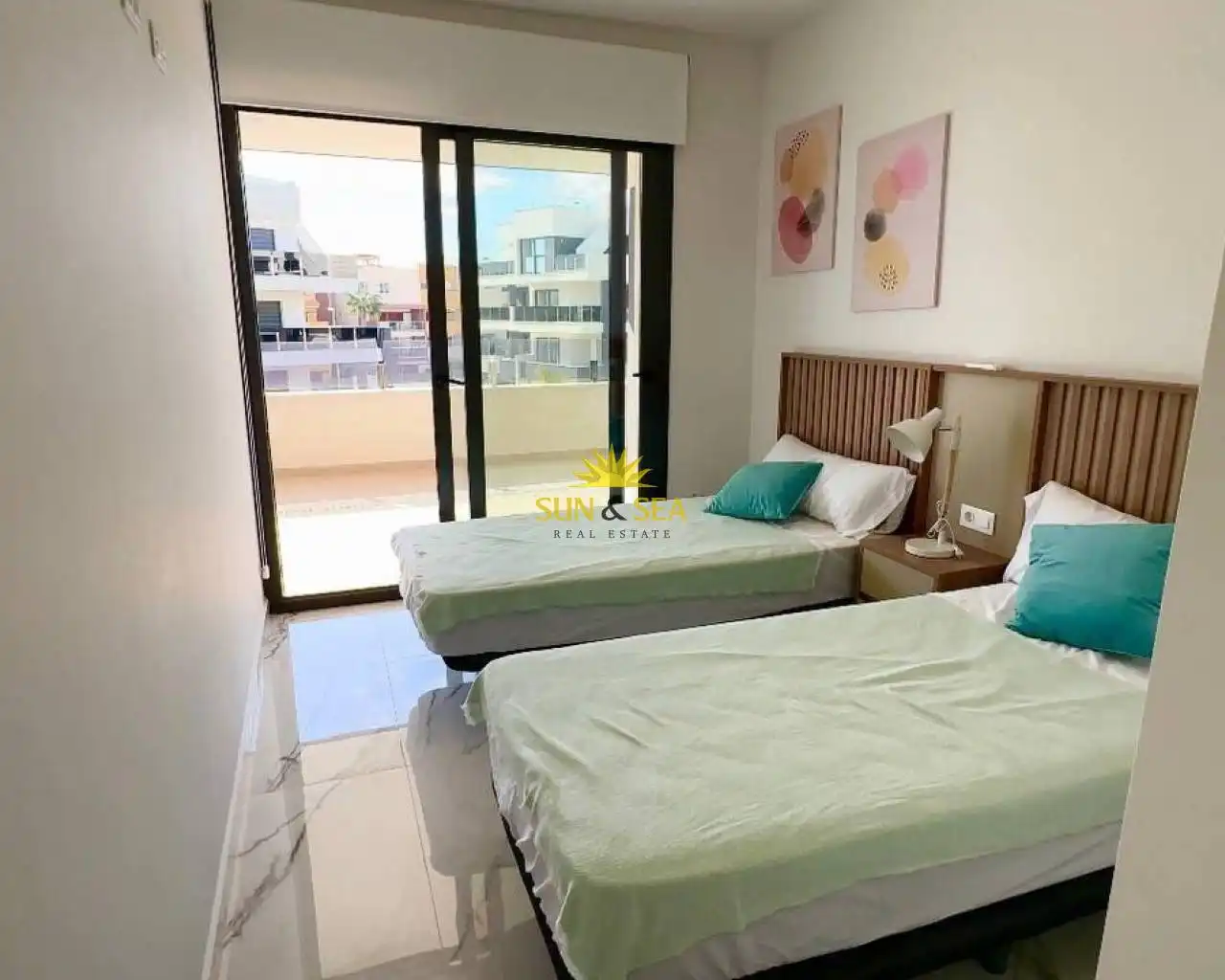 Dormitori de Apartament de lloguer en Torrevieja amb Aire condicionat, Calefacció i Piscina