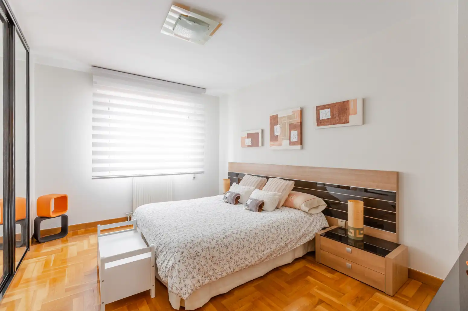 Habitación de Casa adosada en venta en Barañáin / Barañain con Calefacción, Jardín privado y Parquet