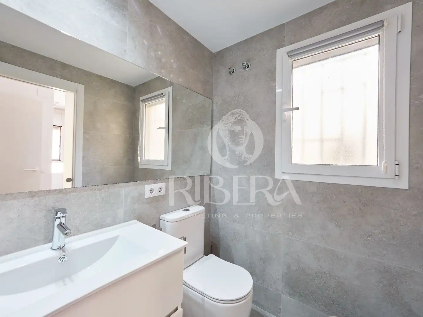 Badezimmer von Dachboden zum Verkauf in Valencia mit Klimaanlage, Terrasse und Abstellraum