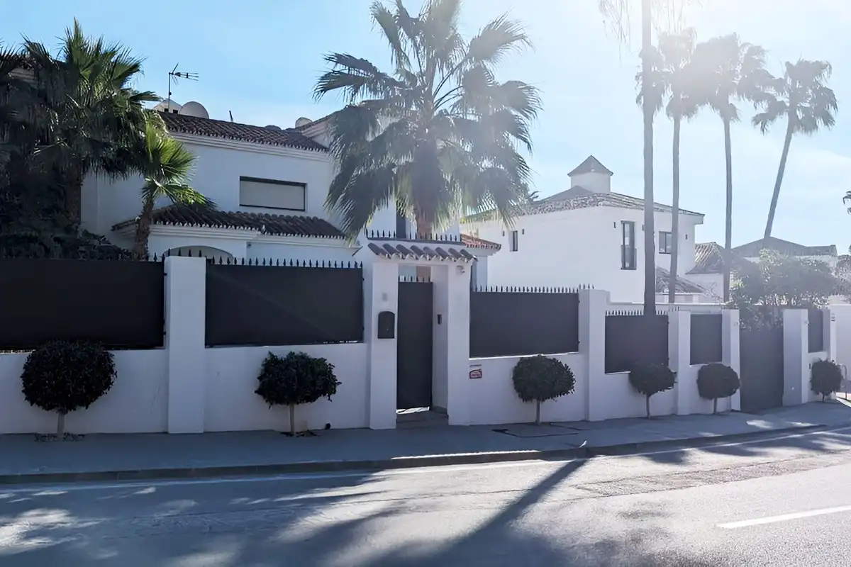 Chalet con jardín en venta en Calle Sirio, imagen 2