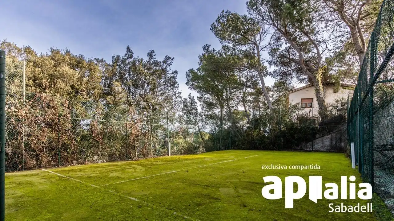 Casa o xalet en venda en Castellar del Vallès amb Jardí privat, Terrassa i Piscina