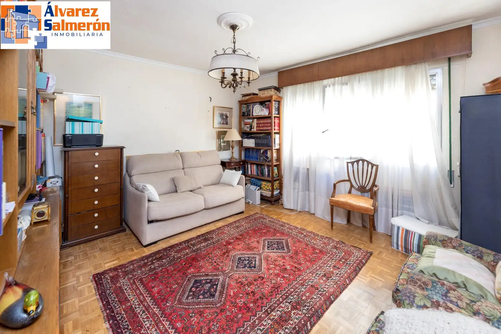 Living room of Flat for sale in Granada  with Heating and Balcony