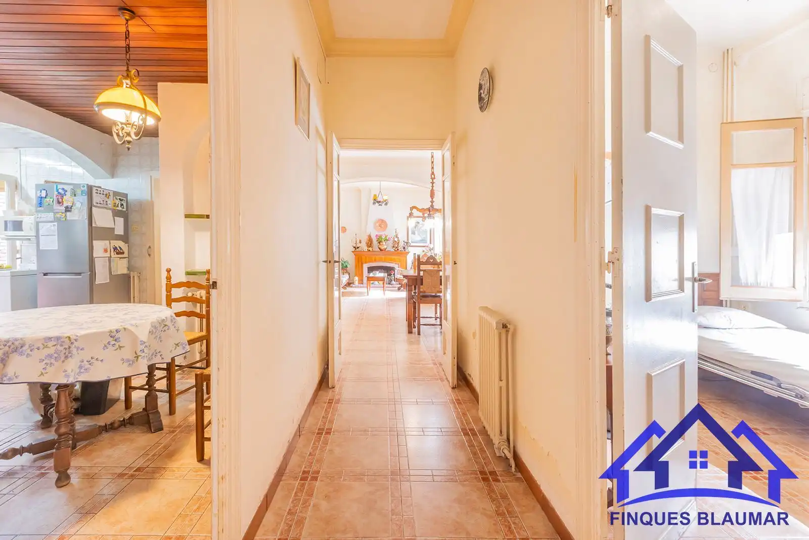 Country house with garden for sale in Centre, imagen 3