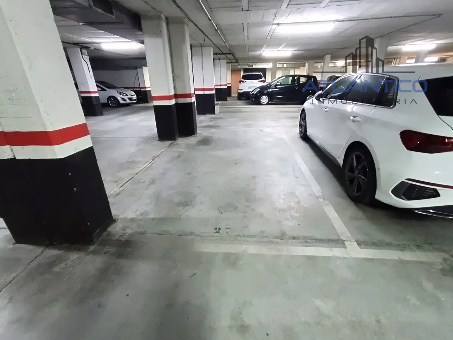 Parking de Apartamento en venta en A Coruña Capital  con Calefacción, Trastero y Amueblado