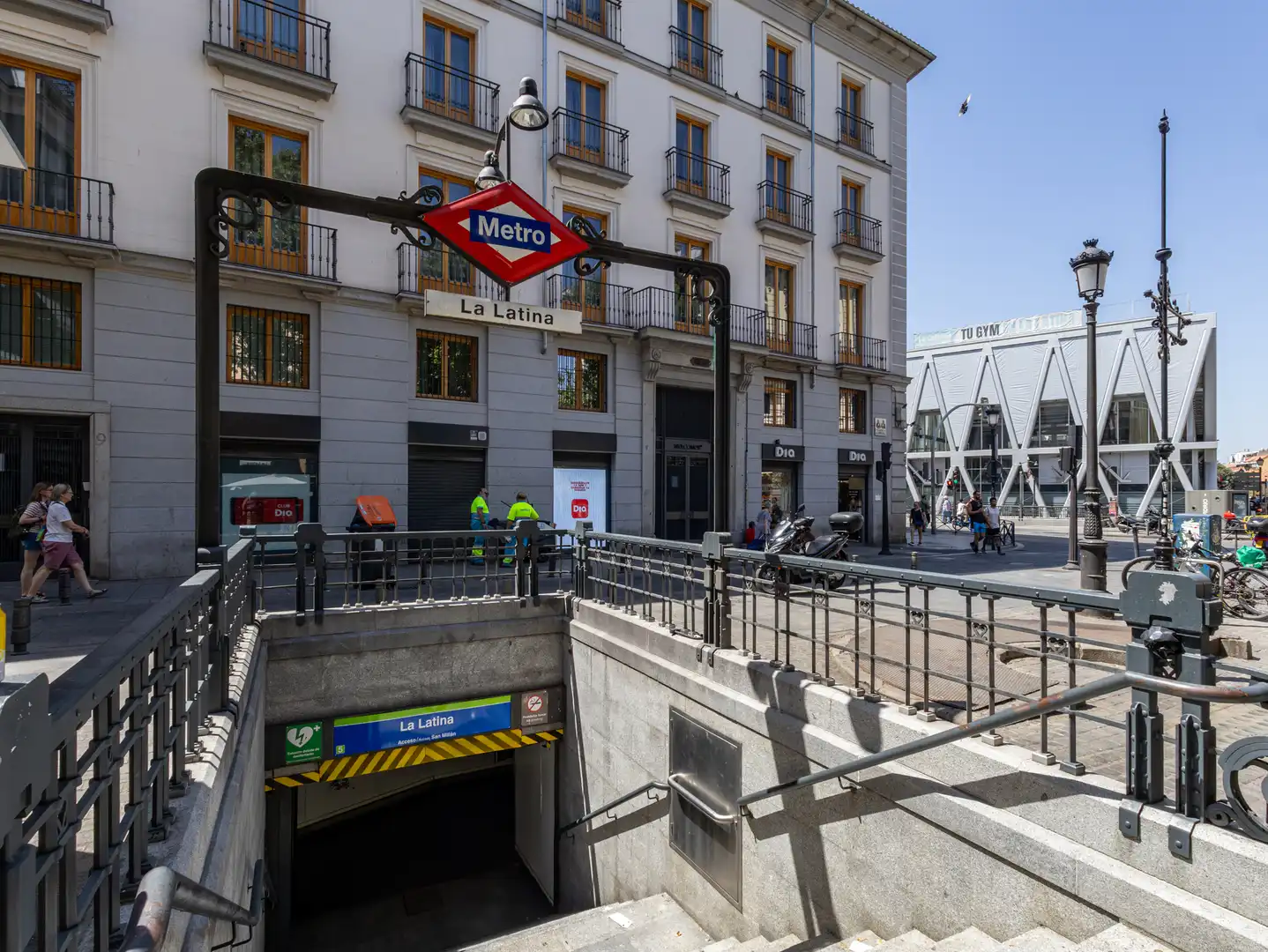 Vista exterior de Piso de alquiler en Madrid con Calefacción y Balcón