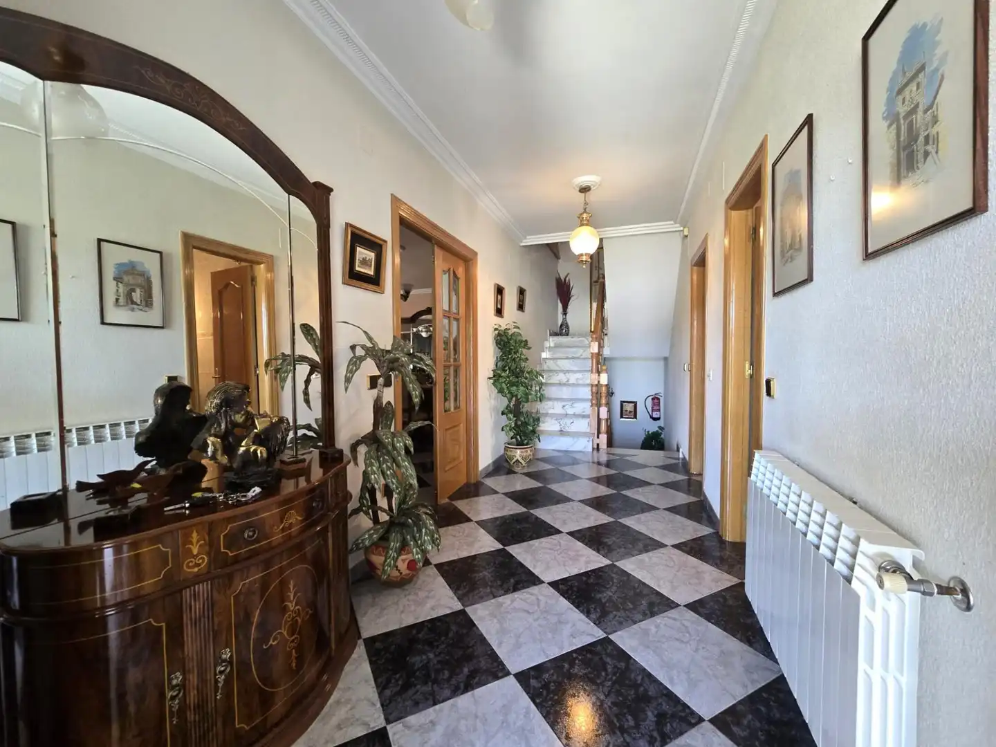 Houses for sale in Calle ALVARO DE HINOJOSA, Miralvalle - Av. Virgen del Puerto - La Data