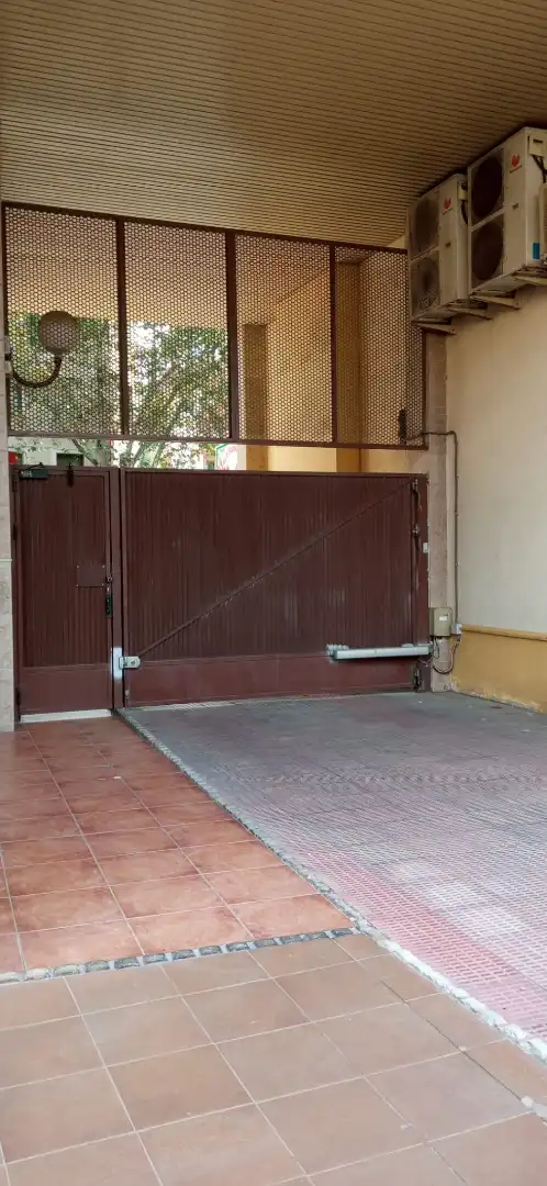 Exterior view of Garage for sale in Madrid