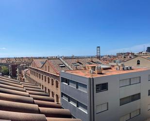 Vista exterior de Dúplex en venda en Mataró amb Terrassa