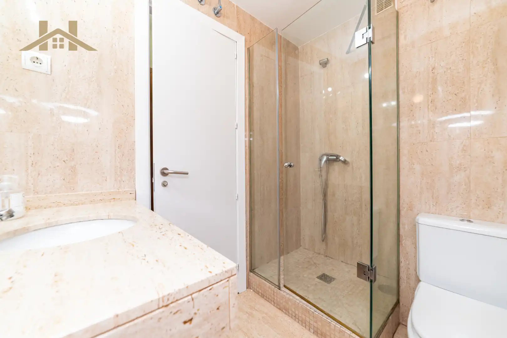 Baño de Piso en venta en San Lorenzo de El Escorial con Calefacción, Amueblado y Balcón
