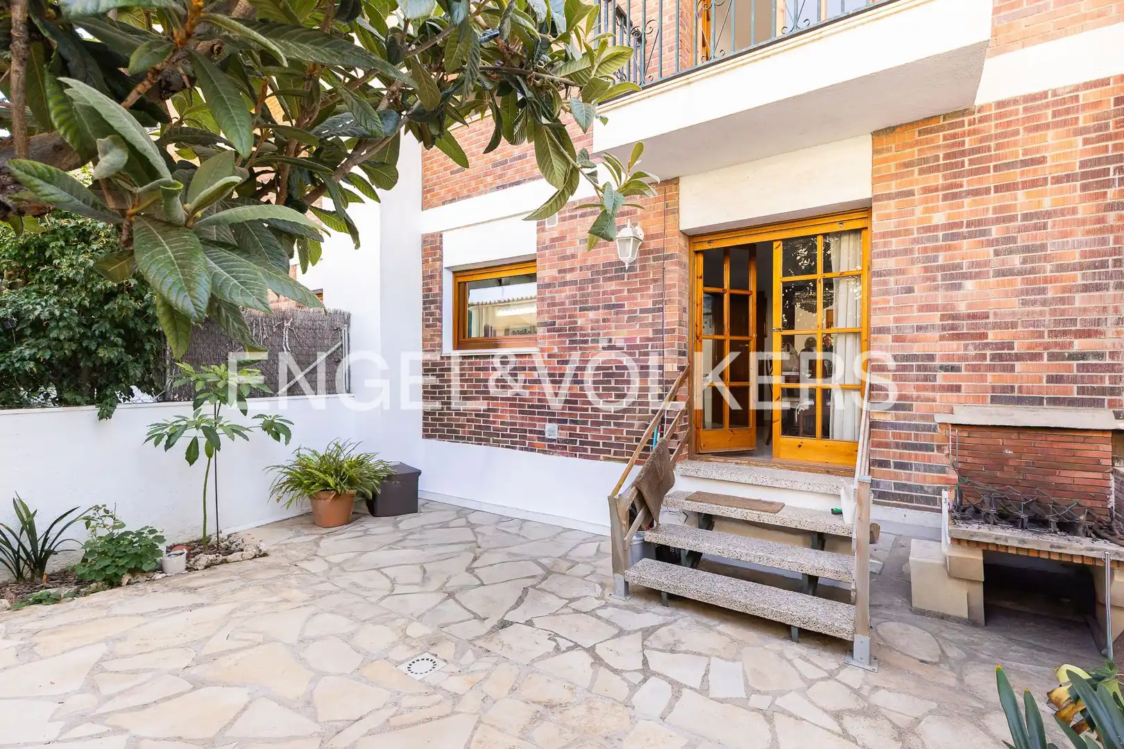 Vista exterior de Casa adosada en venda en Vilassar de Mar amb Calefacció, Jardí privat i Terrassa