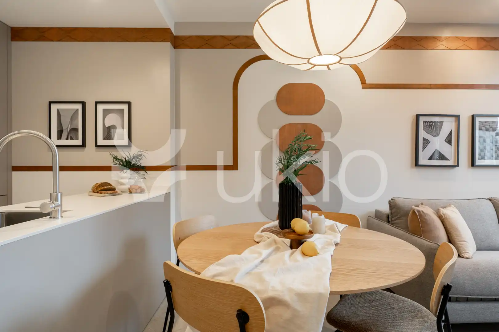 Menjador de Apartament de lloguer en Madrid amb Aire condicionat, Calefacció i Moblat