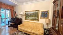 Living room of Flat for sale in  Logroño  with Air Conditioner, Heating and Parquet flooring