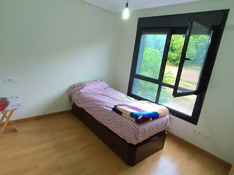 Schlafzimmer von Wohnung zur Miete in Oviedo 