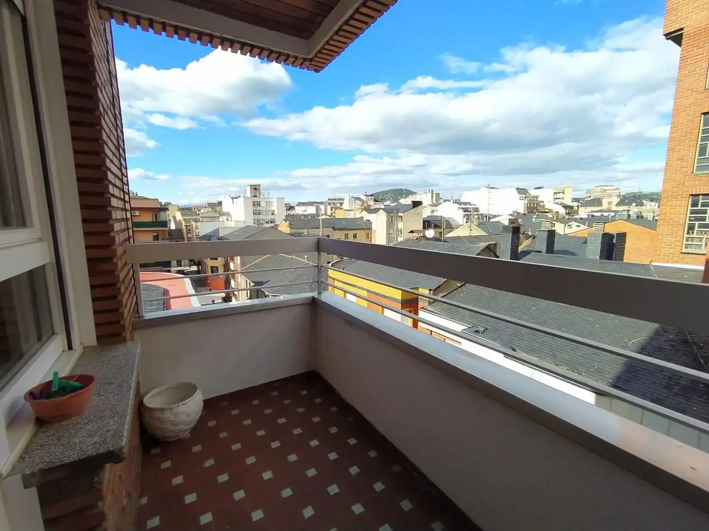 Terraza de Piso en venta en Ponferrada con Calefacción, Terraza y Trastero