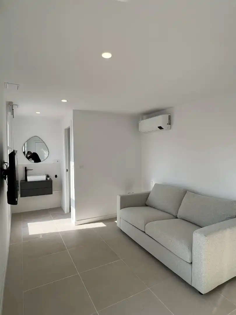Sala d'estar de Edifici en venda en La Ràpita amb Alarma