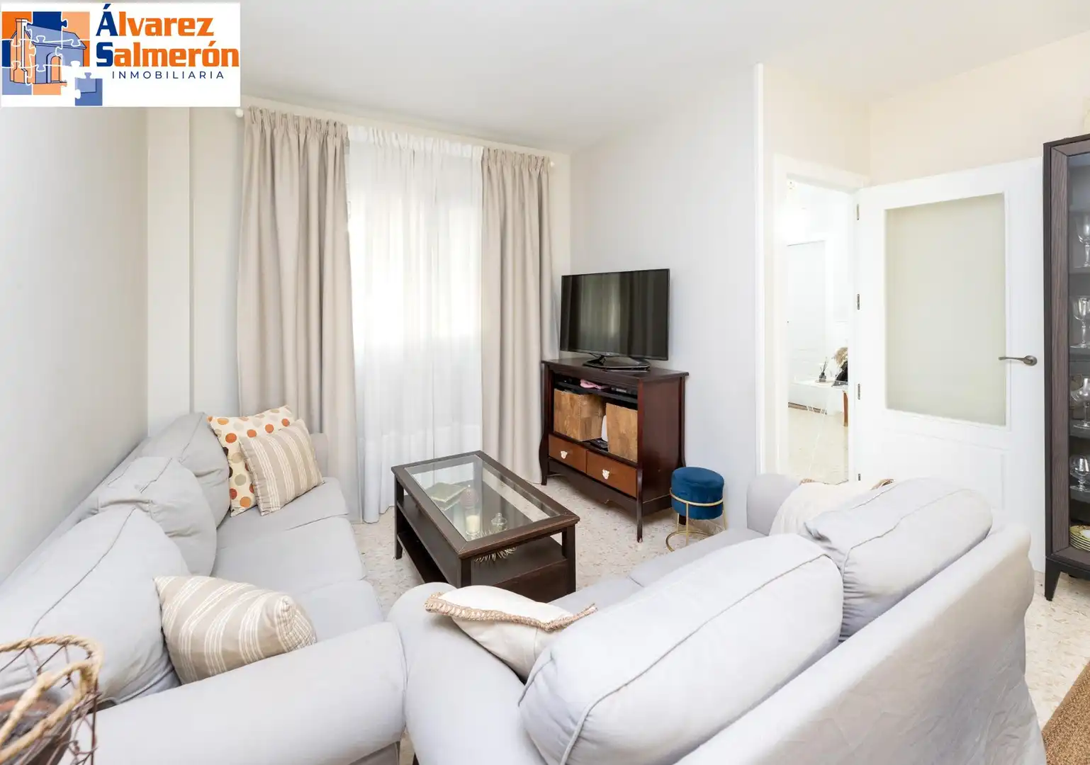 Sala de estar de Casa o chalet en venta en Albolote con Terraza, Trastero y Jacuzzi