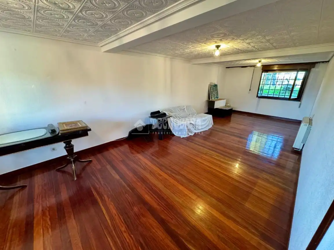 Casa adosada en venta en El Astillero