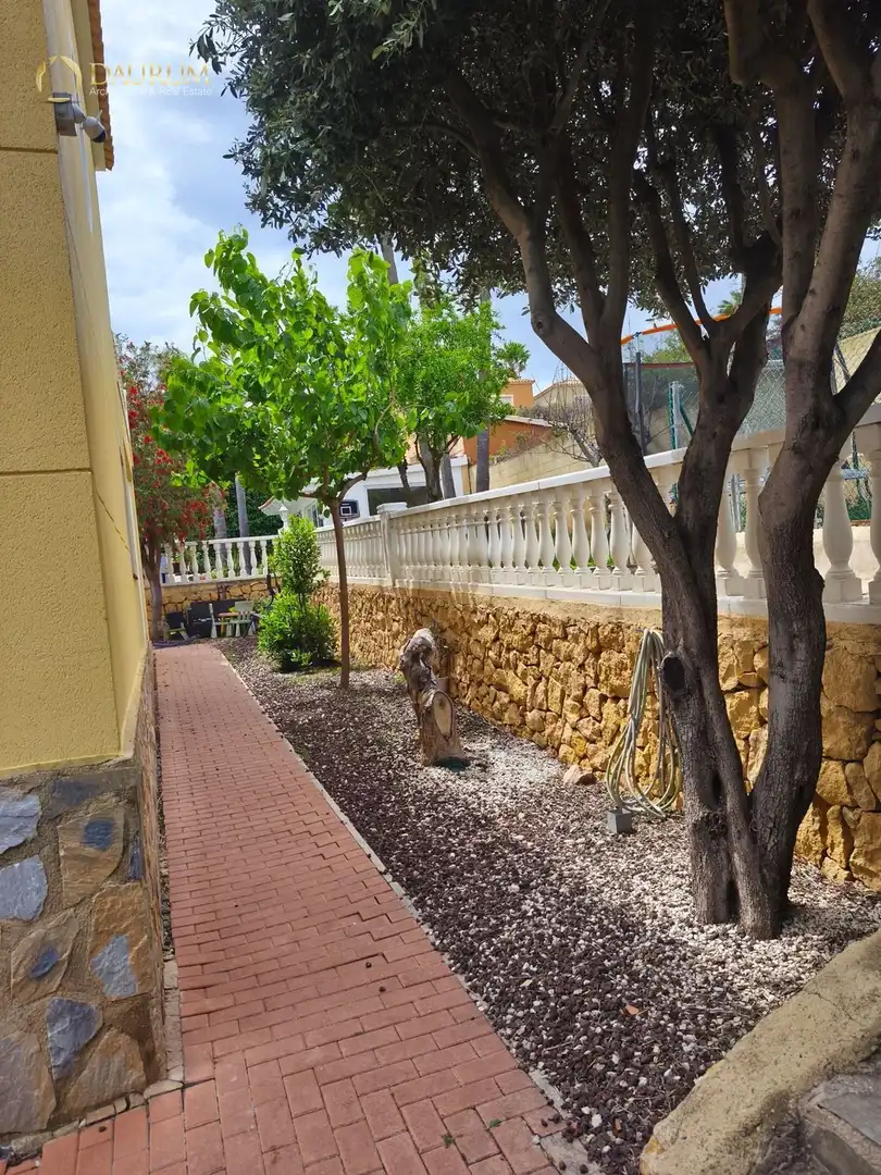 Jardín de Casa o chalet en venta en La Nucia con Aire acondicionado, Terraza y Trastero