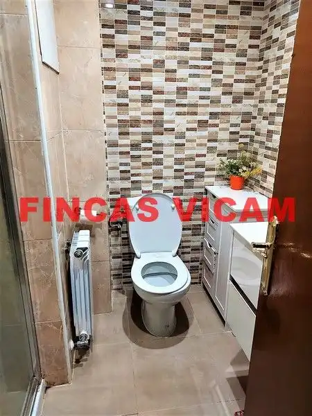 Badezimmer von Wohnung zur Miete in Huesca mit Heizung, Möbliert und Ofen