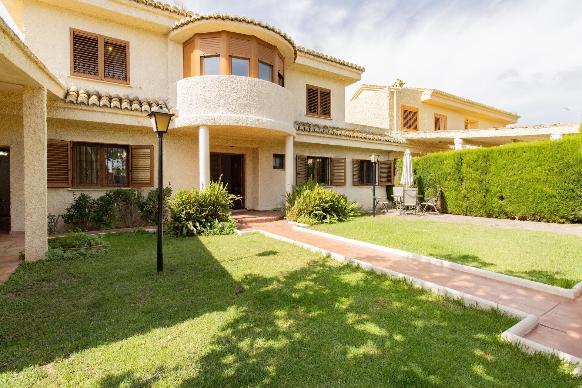 Vista exterior de Casa o chalet en venta en La Pobla de Farnals con Aire acondicionado, Calefacción y Jardín privado