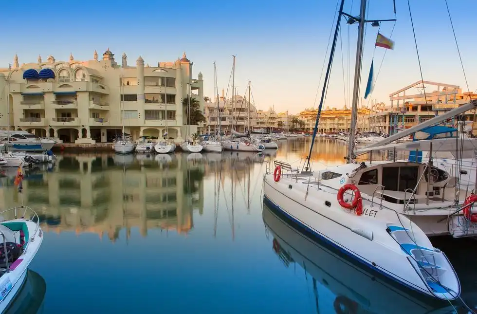 Vista exterior de Àtic en venda en Benalmádena amb Aire condicionat, Jardí privat i Terrassa
