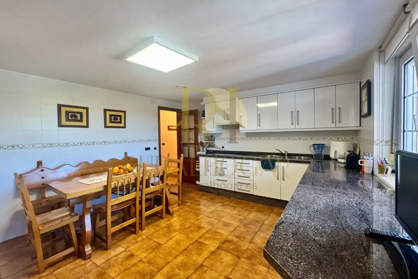 Cocina de Casa o chalet en venta en Santovenia de la Valdoncina con Calefacción, Jardín privado y Parquet