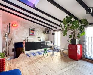 Living room of Flat to rent in  Madrid Capital  with Air Conditioner, Heating and Furnished