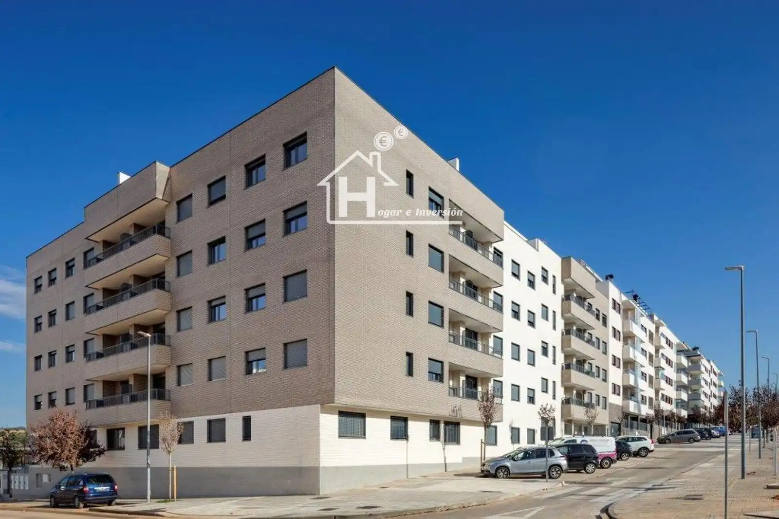 Außenansicht von Wohnung zur Miete in Guadalajara mit Klimaanlage, Heizung und Terrasse