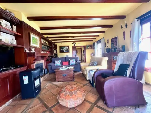 Sala de estar de Casa o chalet en venta en Marbella con Aire acondicionado, Calefacción y Jardín privado