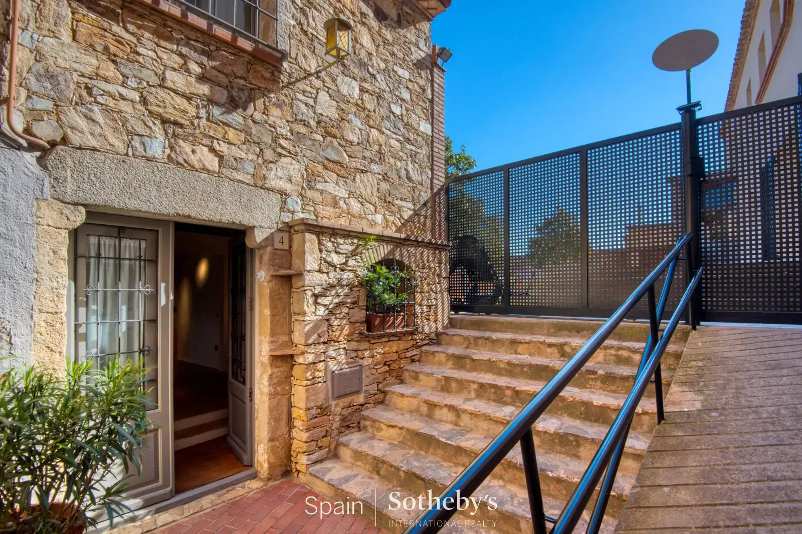 Maison avec piscine à vendre à Carrer de Fraderic Sirés i Puig, imagen 4
