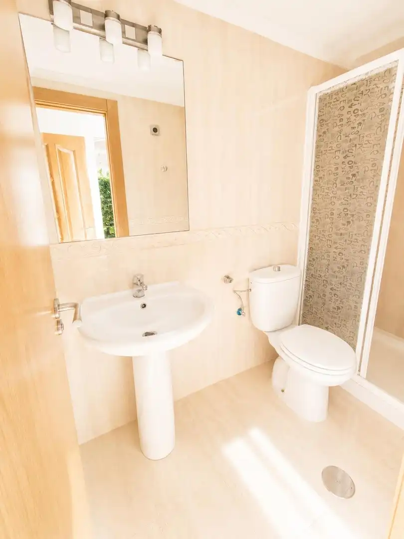 Bany de Casa o xalet en venda en San Pedro del Pinatar amb Jardí privat, Terrassa i Traster