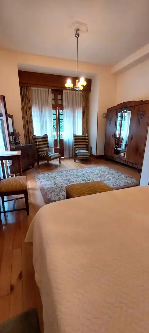 Dormitori de Finca rústica en venda en Salas amb Calefacció, Jardí privat i Parquet