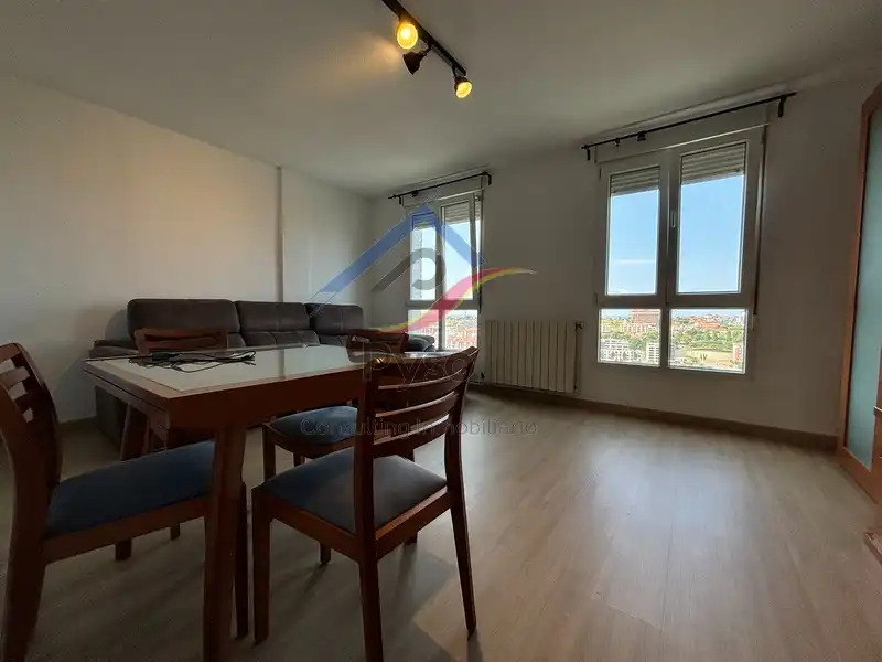 Flat for rent in Avenida de los Castros, Los Castros